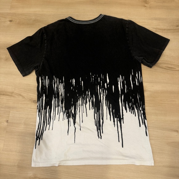 True Religion men’s Medium T-shirt black and white dripping yoke design - Picture 2 of 5